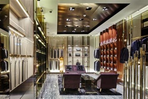 gucci россия|Gucci investe in Russia: aperte due boutique a Mosca.